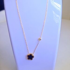 Elegant Gold and Black Flower Pendant Necklace